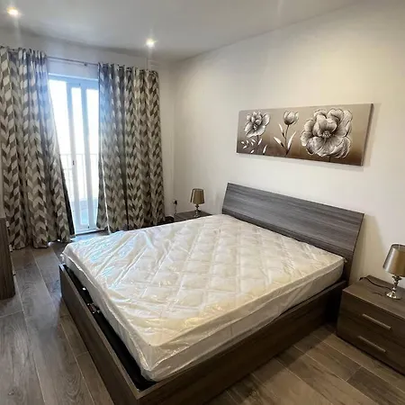 3-bedroom Modern Apartment