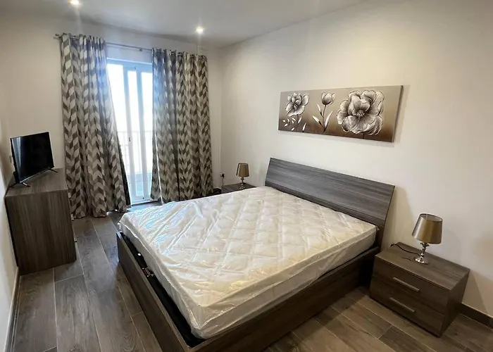 3-bedroom Modern Apartament